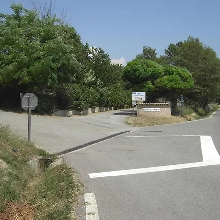 Les Iris , Mazet 48 בית נופש