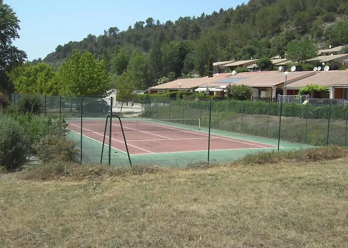 Les Iris , Mazet 48 Saint-Martin-de-Brômes